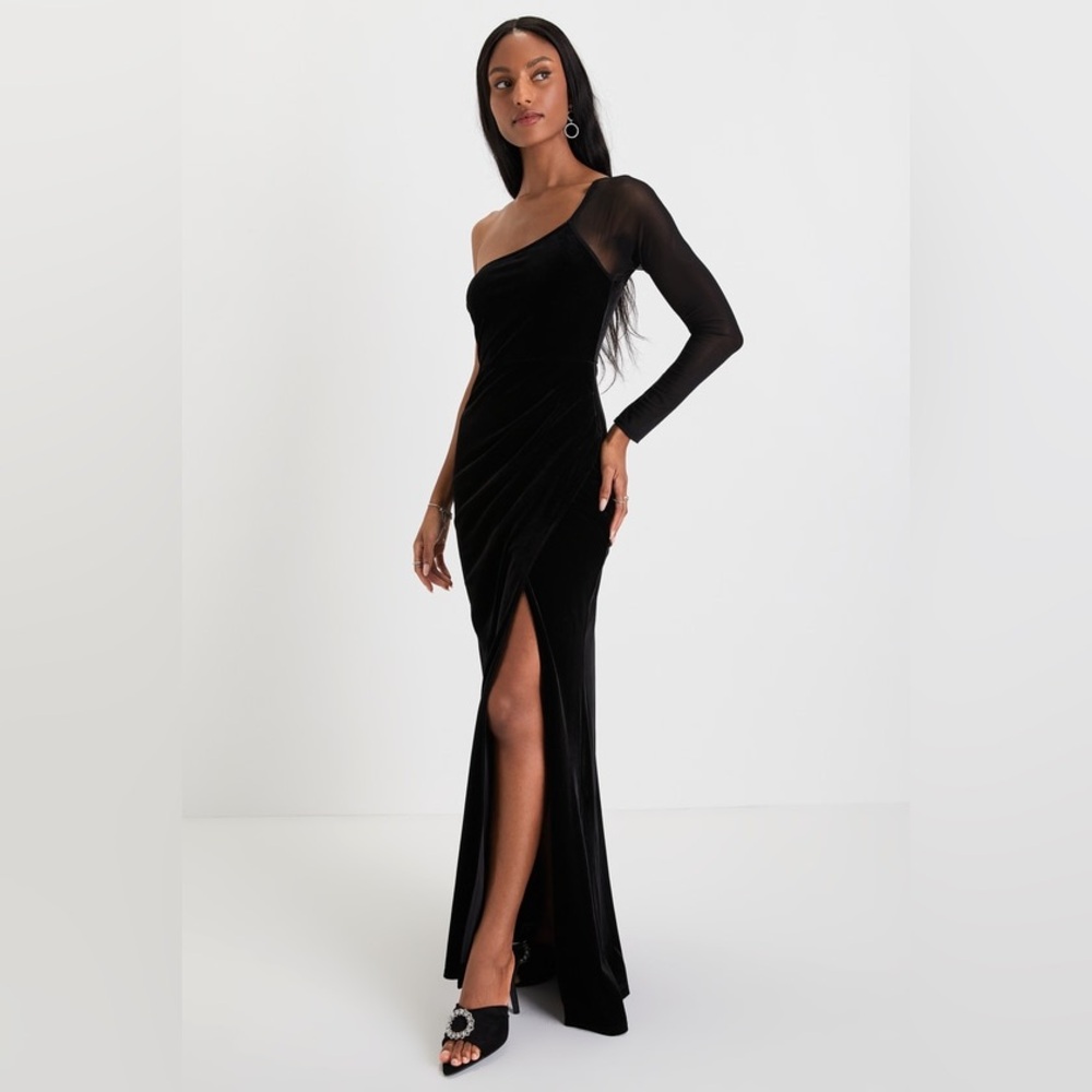 NWT Lulu’s Lavish Style Black Velvet Mesh One-Shoulder Maxi Dress